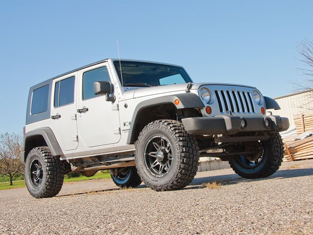 ~(11.8 lbs. 14X6X6)~ Zone Offroad Jeep JK 2007-15 2 Body Lift Kit. Works with 2 door and 4 door. Not recommended for 2011 or newer models with manual transmissions and new style interior due to shifter and floorboard modification required.