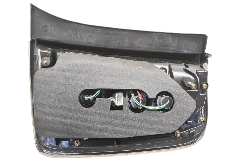 LH TAILLAMP LENS/HOUSING; PRIUS 0405
