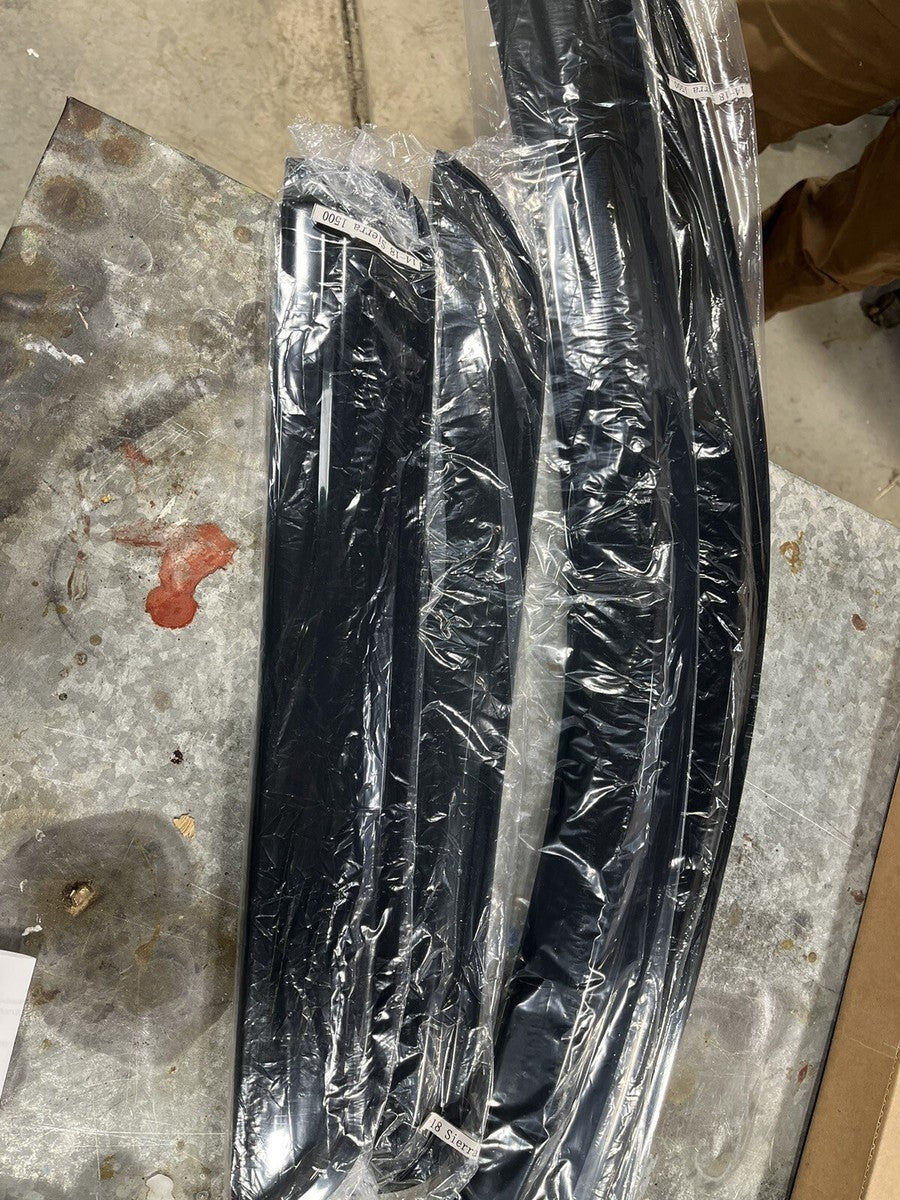 1520 TAHOE/YUKON/ESCALADE LOWPRFILE VNTVSR 4PC CHRM TRM