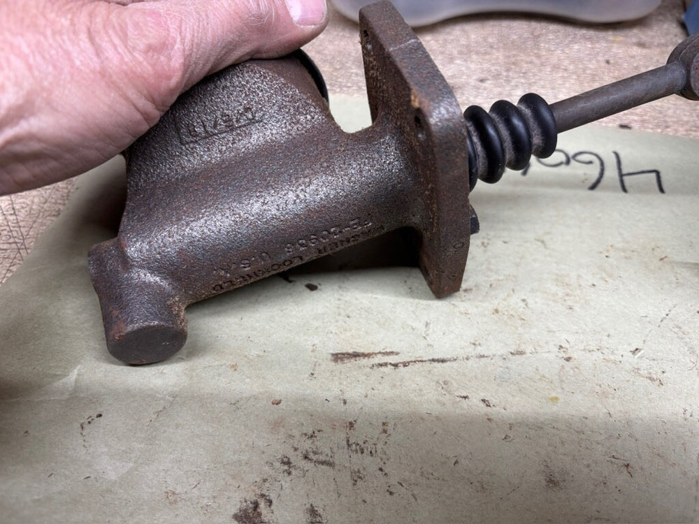 MASTER CYLINDER