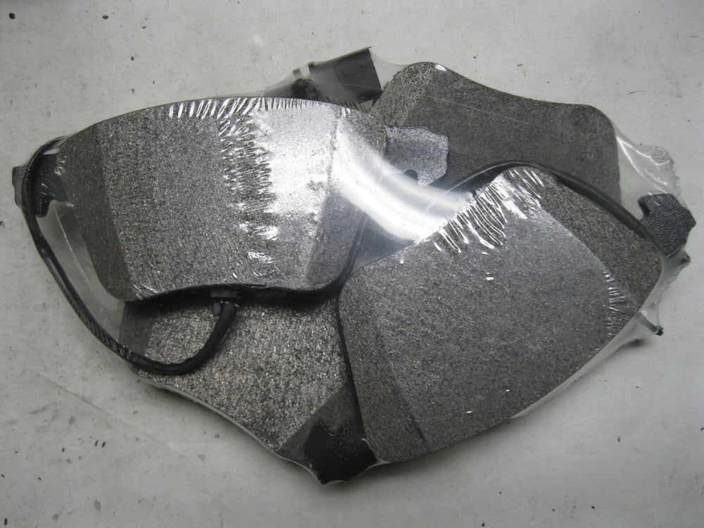 R auto part