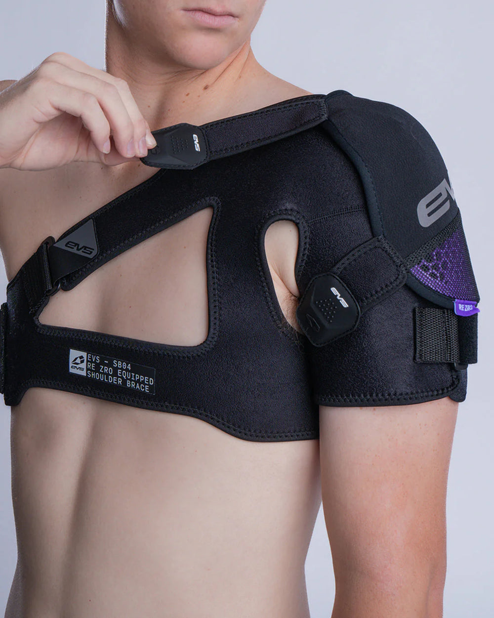 EVS SB04 Pro Shoulder Brace W/ RE ZRO Black - Large