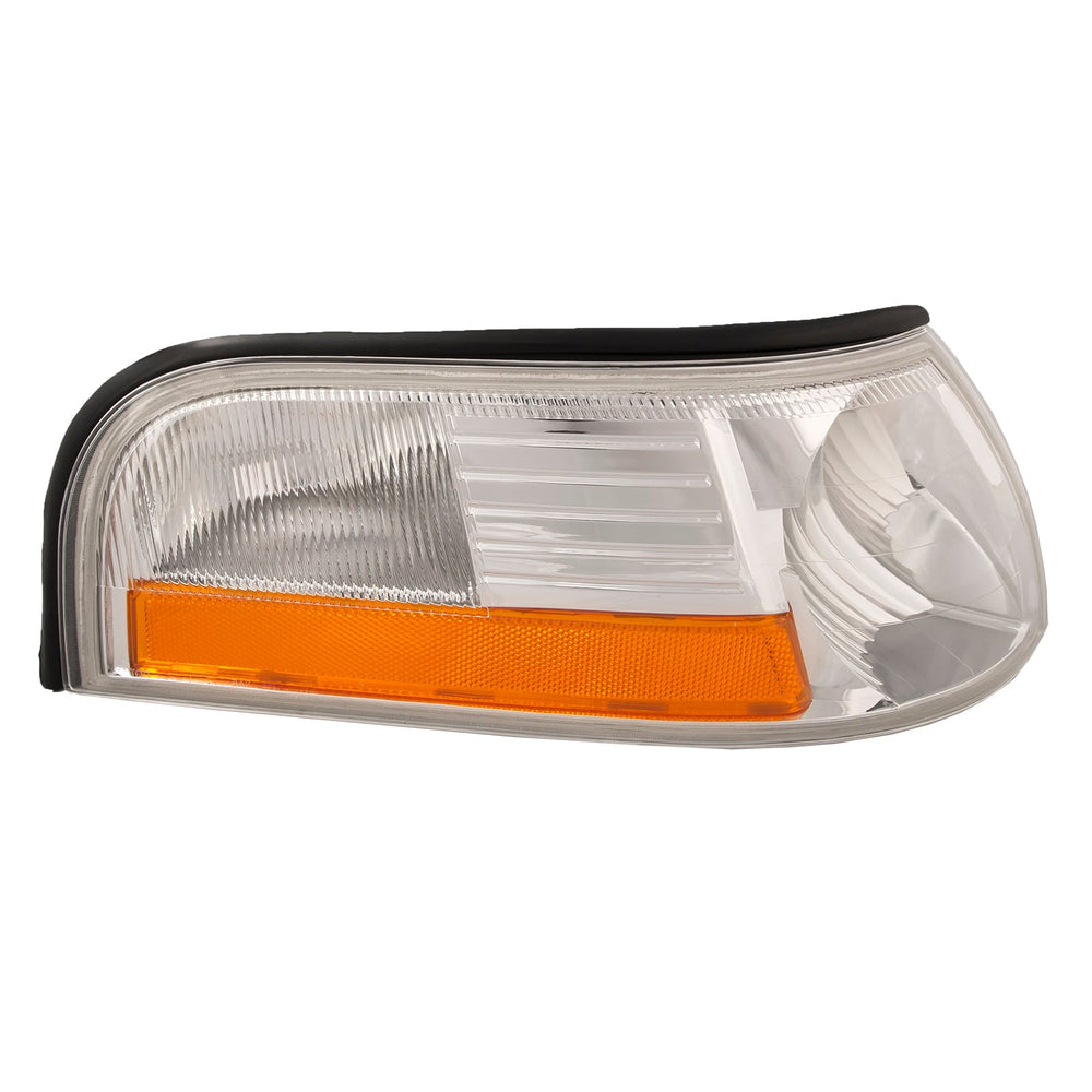 RH PARKLAMP ASSY; INCLUDES MARKER LAMP; EXCEPT MARAUDER; GRAND MARQUIS 0305