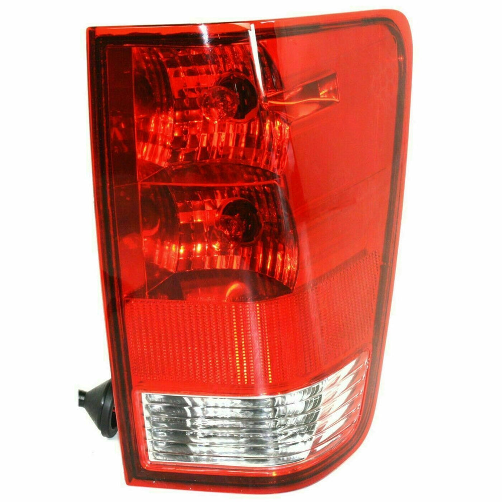 RH TAILLAMP ASSY; W/UTILITY COMPARTMENT; TITAN 0415