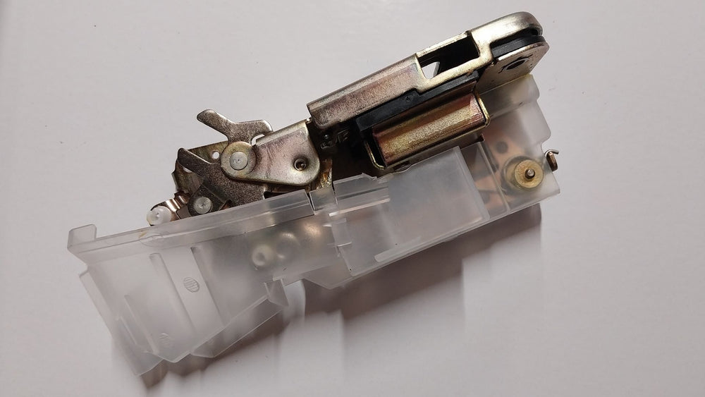 INTERIOR DOOR HANDLE