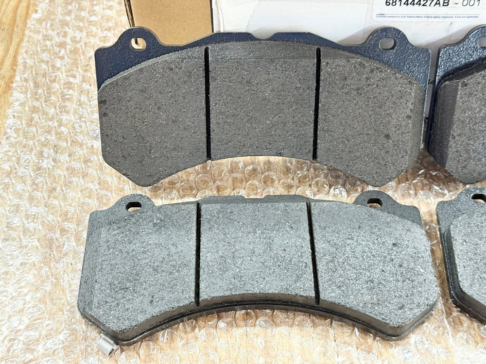 Crown 68144427AB Brake Pad Set