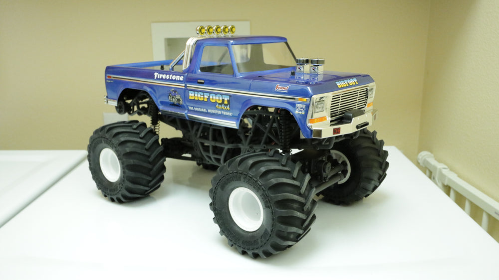 TRAXXAS blue auto part