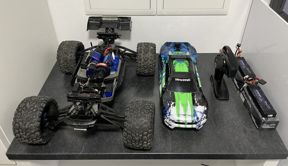 TRAXXAS auto part