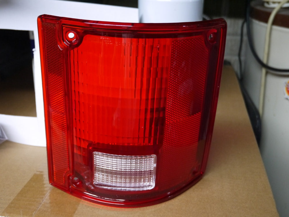 RH TAILLAMP ASSY; W/O BRIGHT TRIM; SEE NOTES; BLAZER 7391