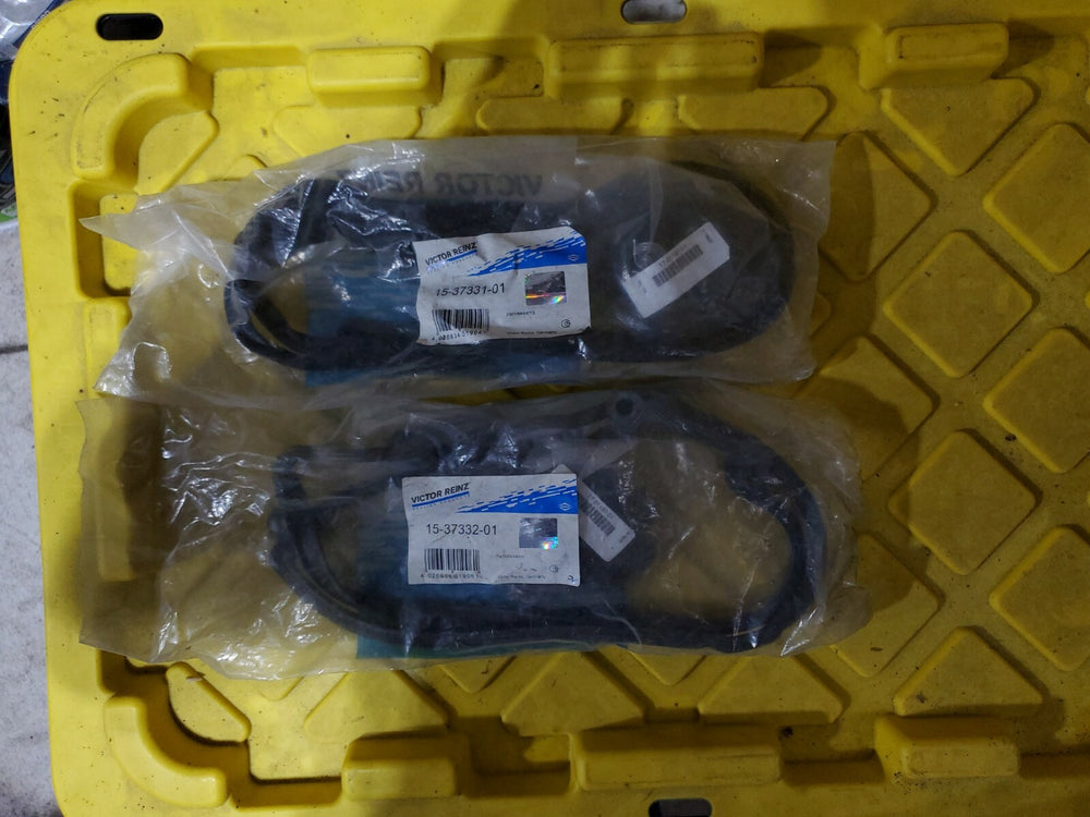ENGINE VALVE COVER GASKET SET