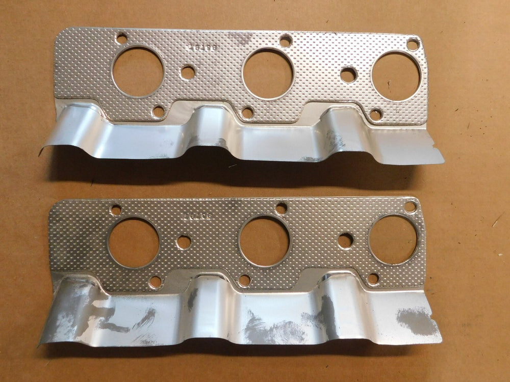 EXH MANIFOLD SET CHRY V6 87
