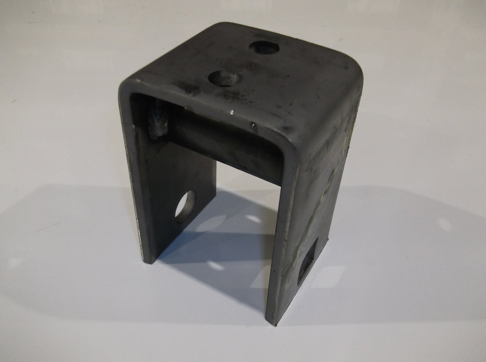 CENTER HANGER 4.50 HIGH 2.00 SLIPPER SPRING EQUALIZER