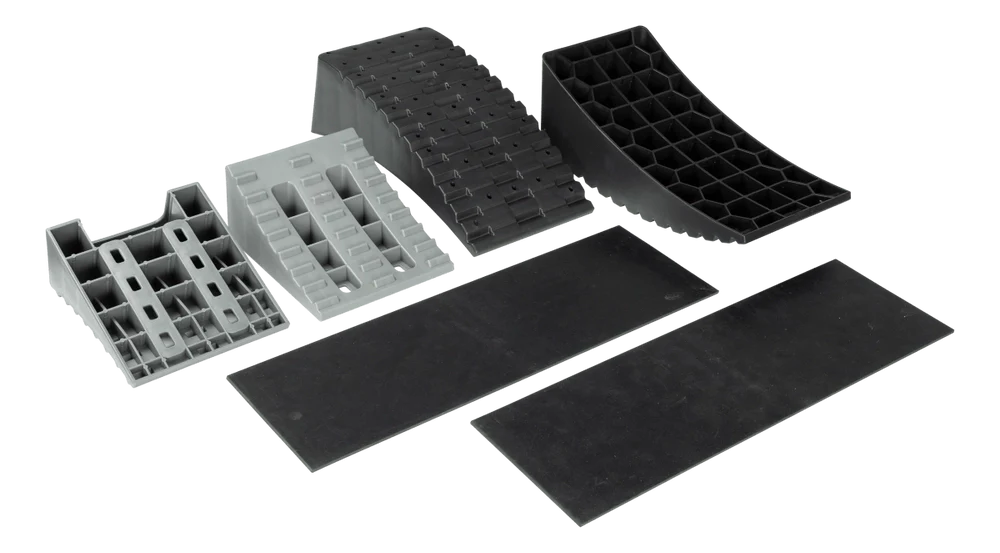 CURVED LEVELERS