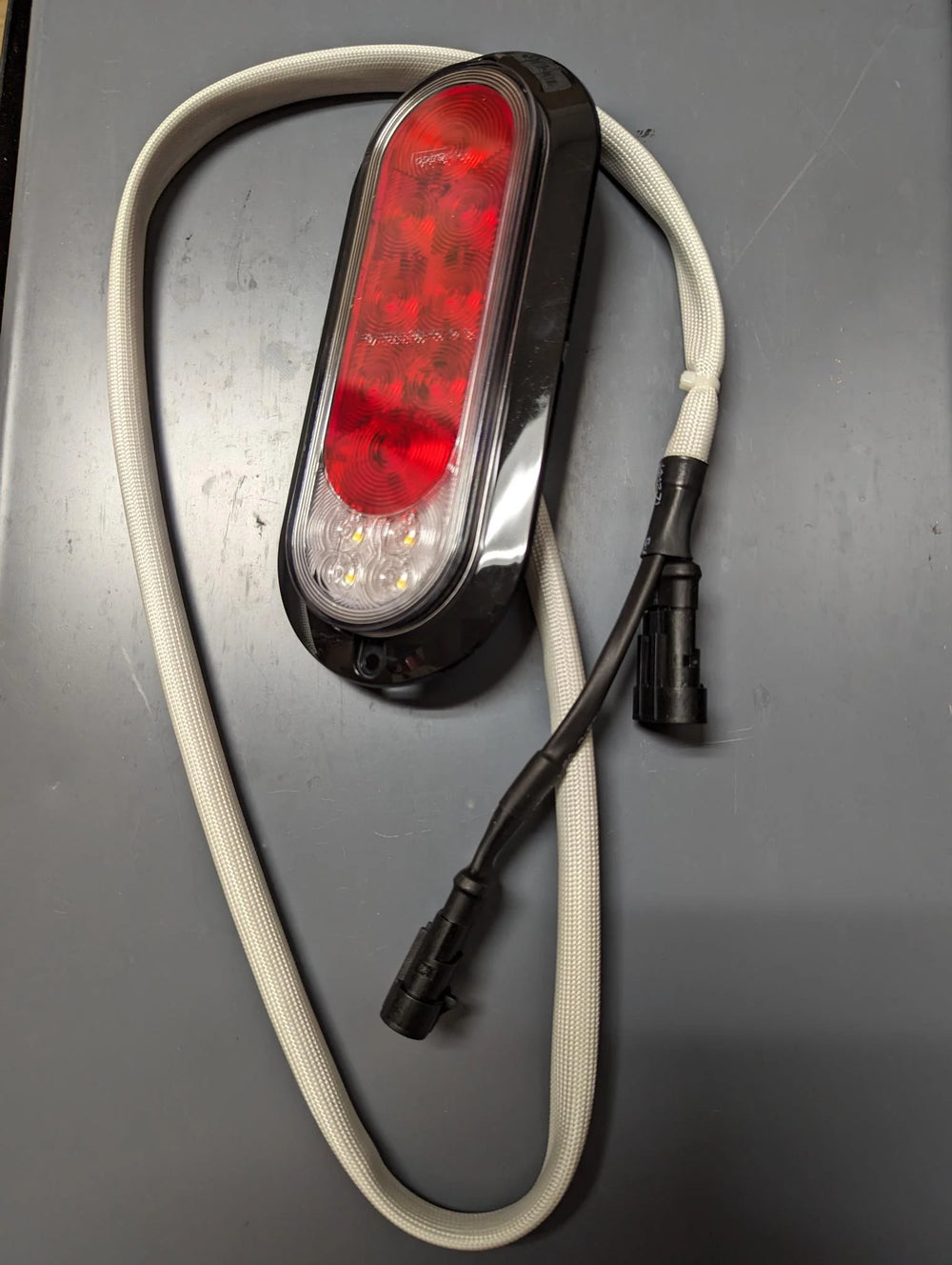 6' LED S/T/T/BU;SURF MNT;LO PRF;WTH