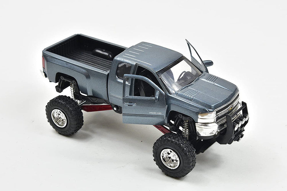 New Ray Toys Chevrolet Silverado with Honda Dirt Bike/ Scale - 1:32