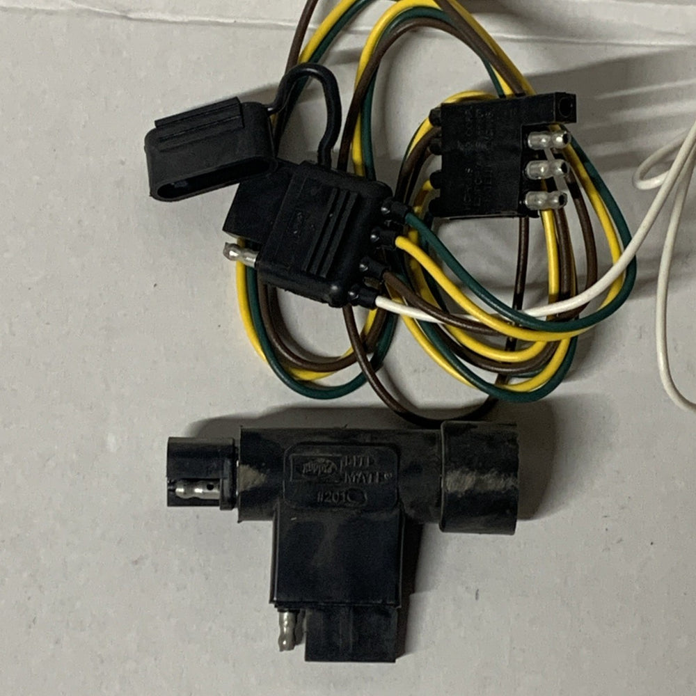 FORD PICKUPS (ALL SIZES) 197379 TCONNECTOR