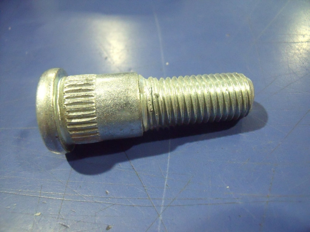 WHEEL STUD, M121.5