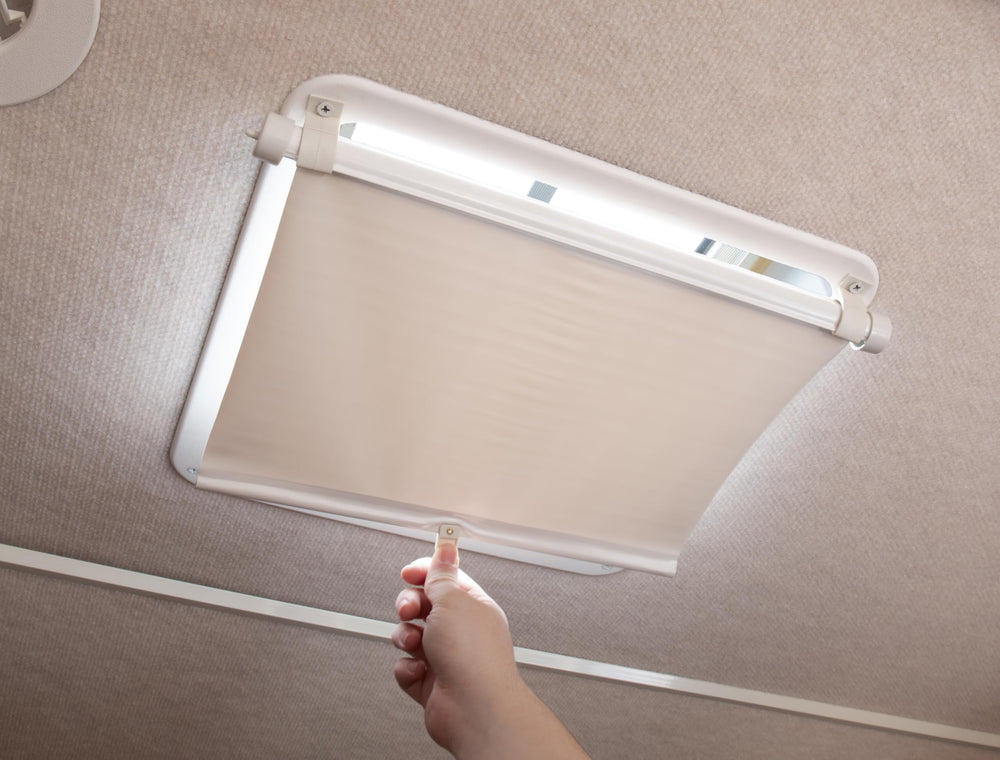 LIGHTS OUT VENT SHADE RETRACTABLE CREAM