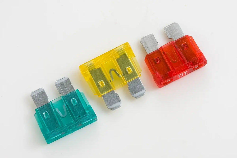 REGULAR AUTO BLADE FUSE WITH INDICATING LED - 30 AMP