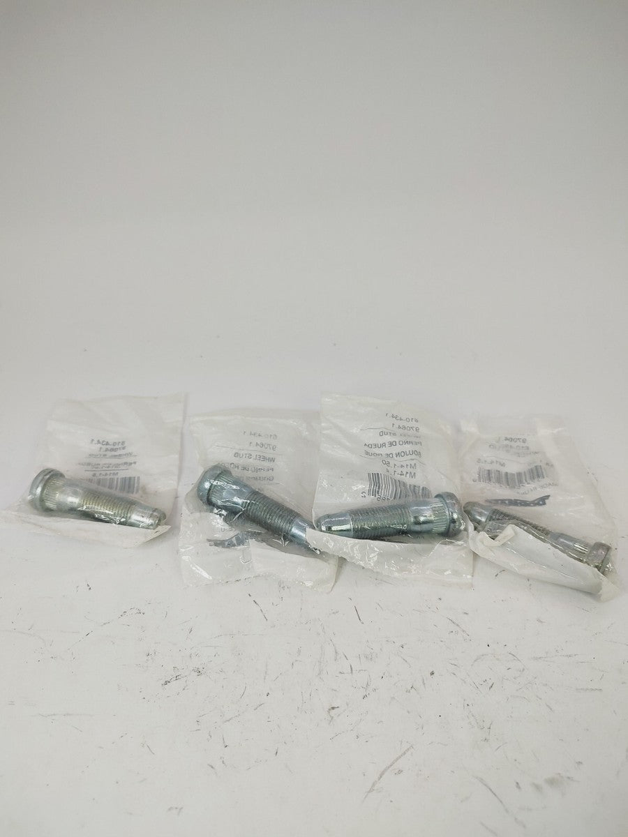 WHEEL STUD