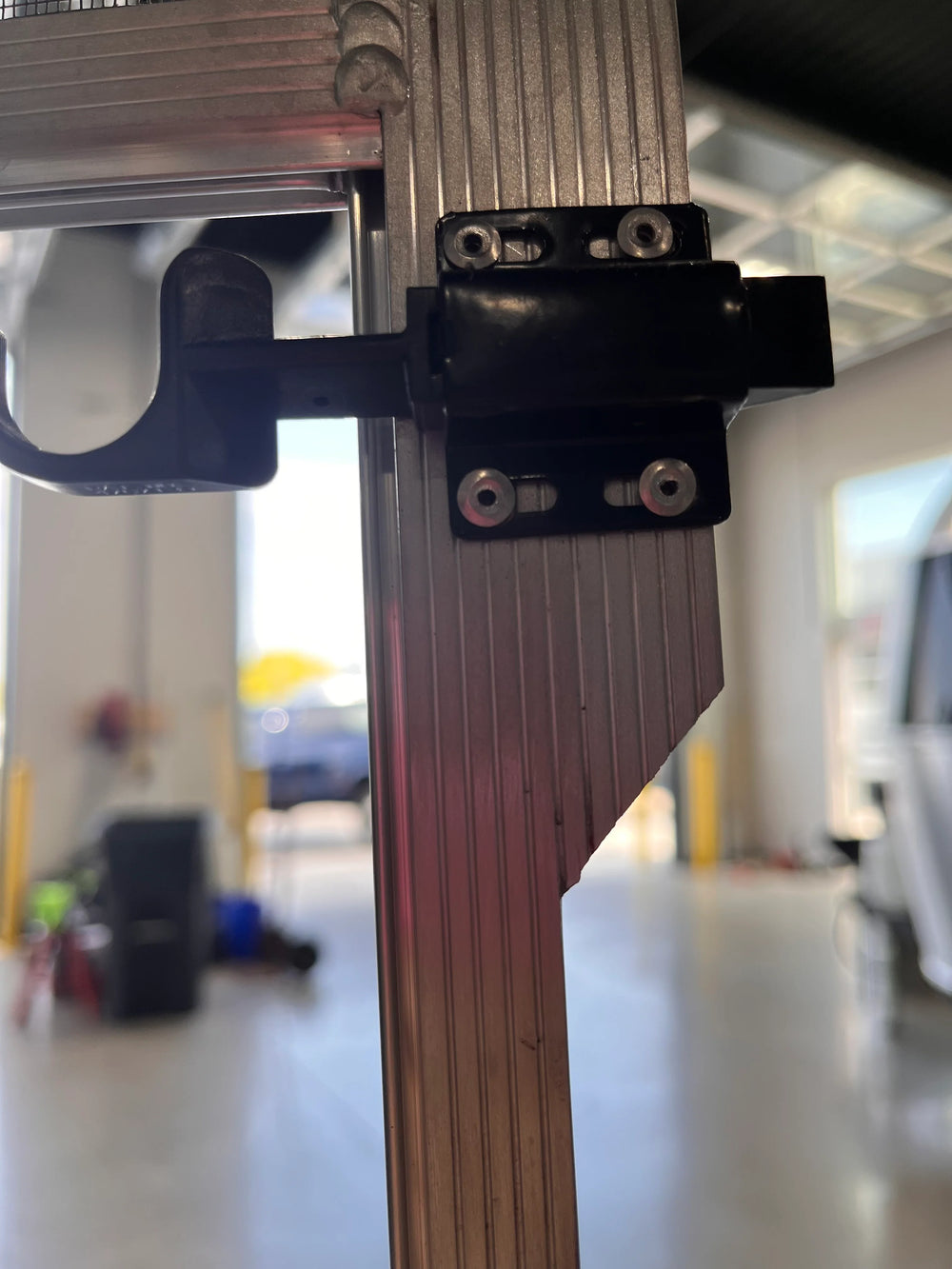 SUBURBAN MFG auto part