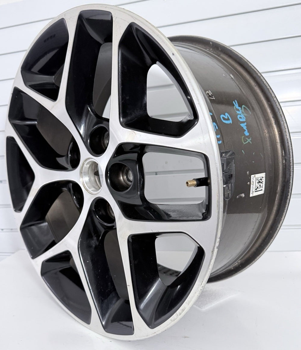 18-Inch 5-Split-Spoke Machined Face Aluminum Wheel