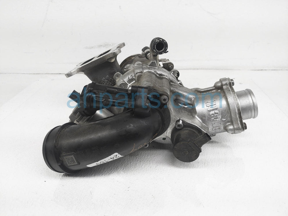 2.0L Exhaust Manifold with Turbocharger