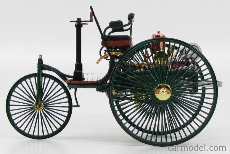 1:18 Scale Model Car