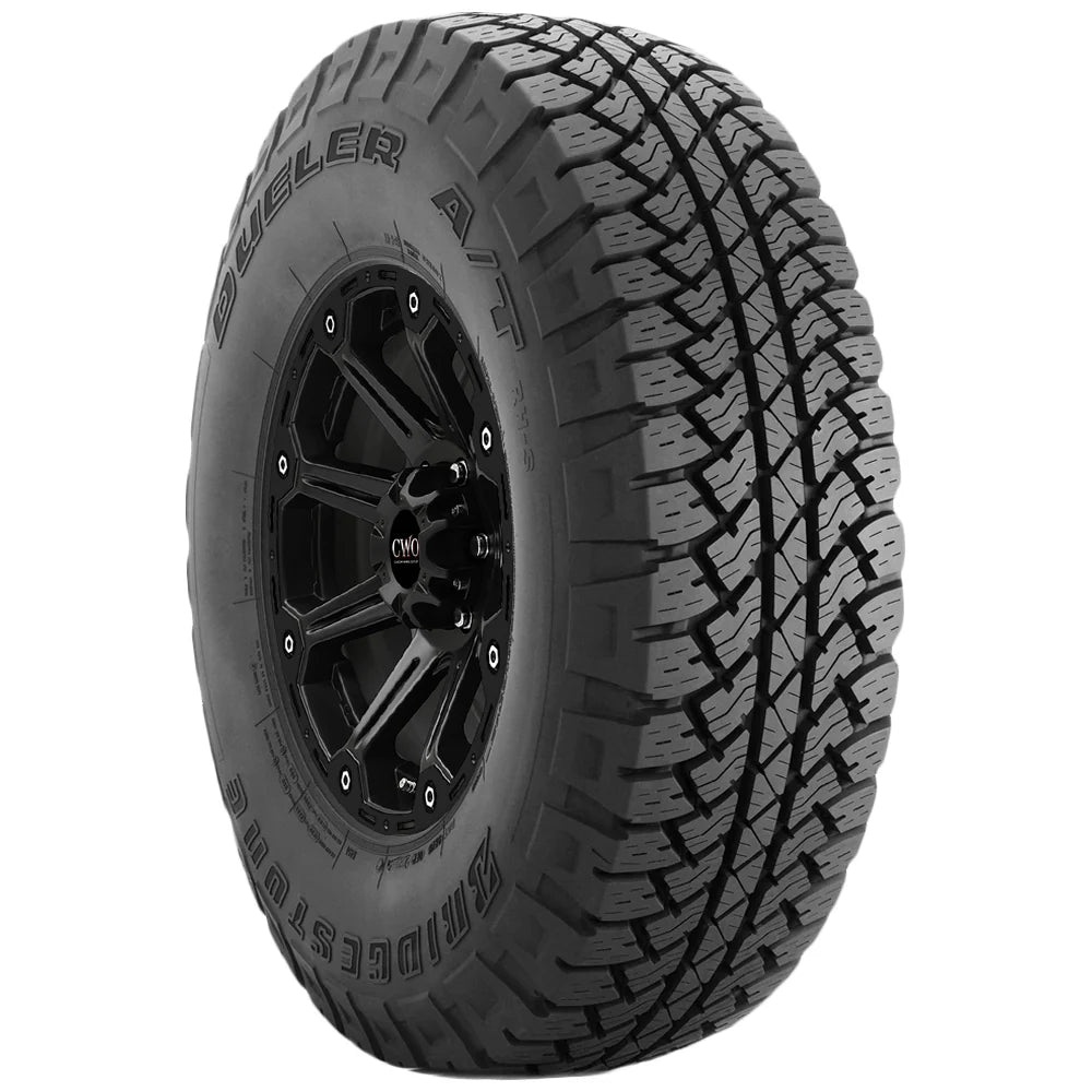 255/70R18 113T Tire