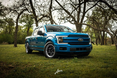 XT-006R 20x9.5 Gloss Black Machined Step Lip Wheel