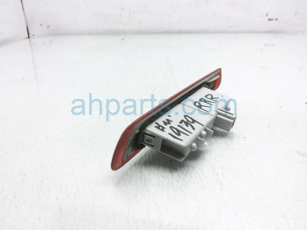 Rear Right Side Marker Light Assembly
