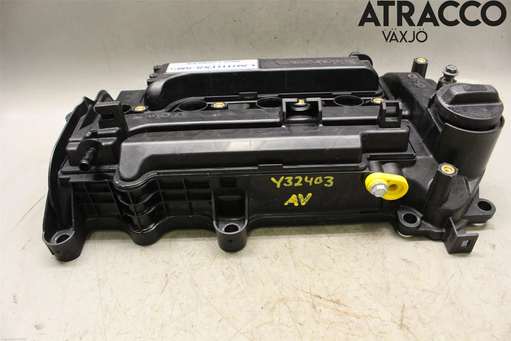 Cylinder Head Cover Assembly