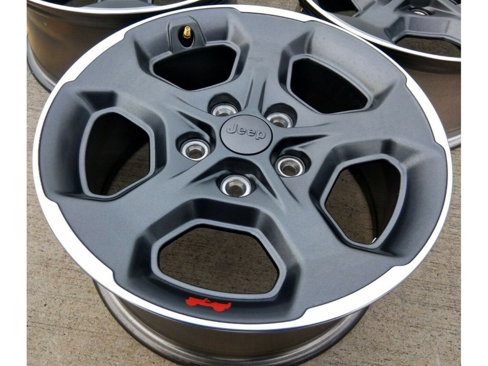 17x7.5 Aluminum Wheel