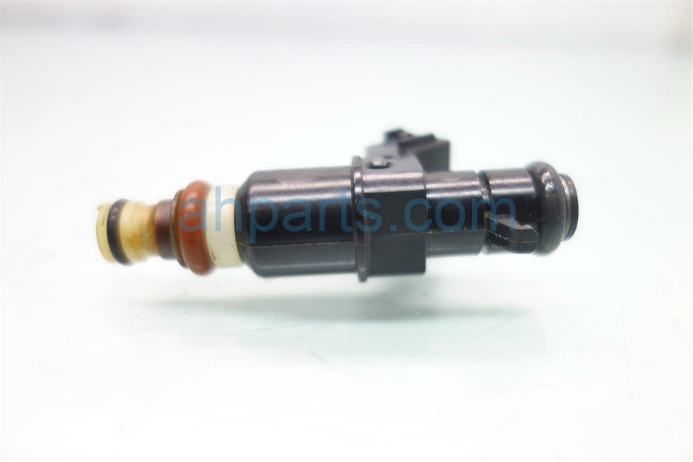 Air Assist Fuel Injector Assembly