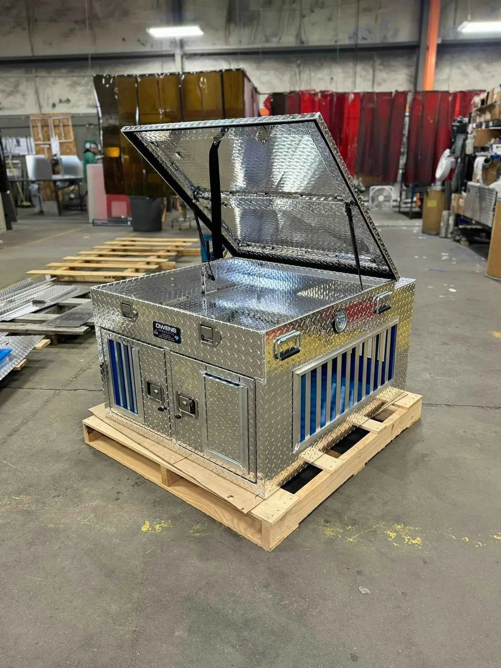 HUNTER SERIES DOGBOX 4 SEASON W/TOP STRG
