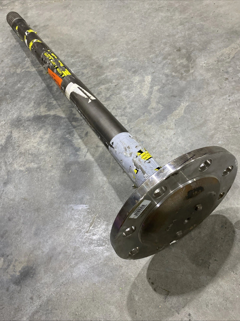 AXLE SHAFT