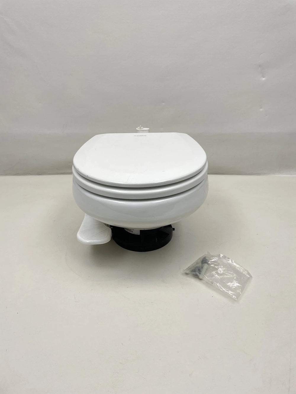 TRAVELER M28-711-WHITE