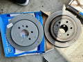 R1 Concepts Black Drilled Slotted Rotors with 5000 Oep Brake Pads Hdw Fits Chevrolet Avalanche