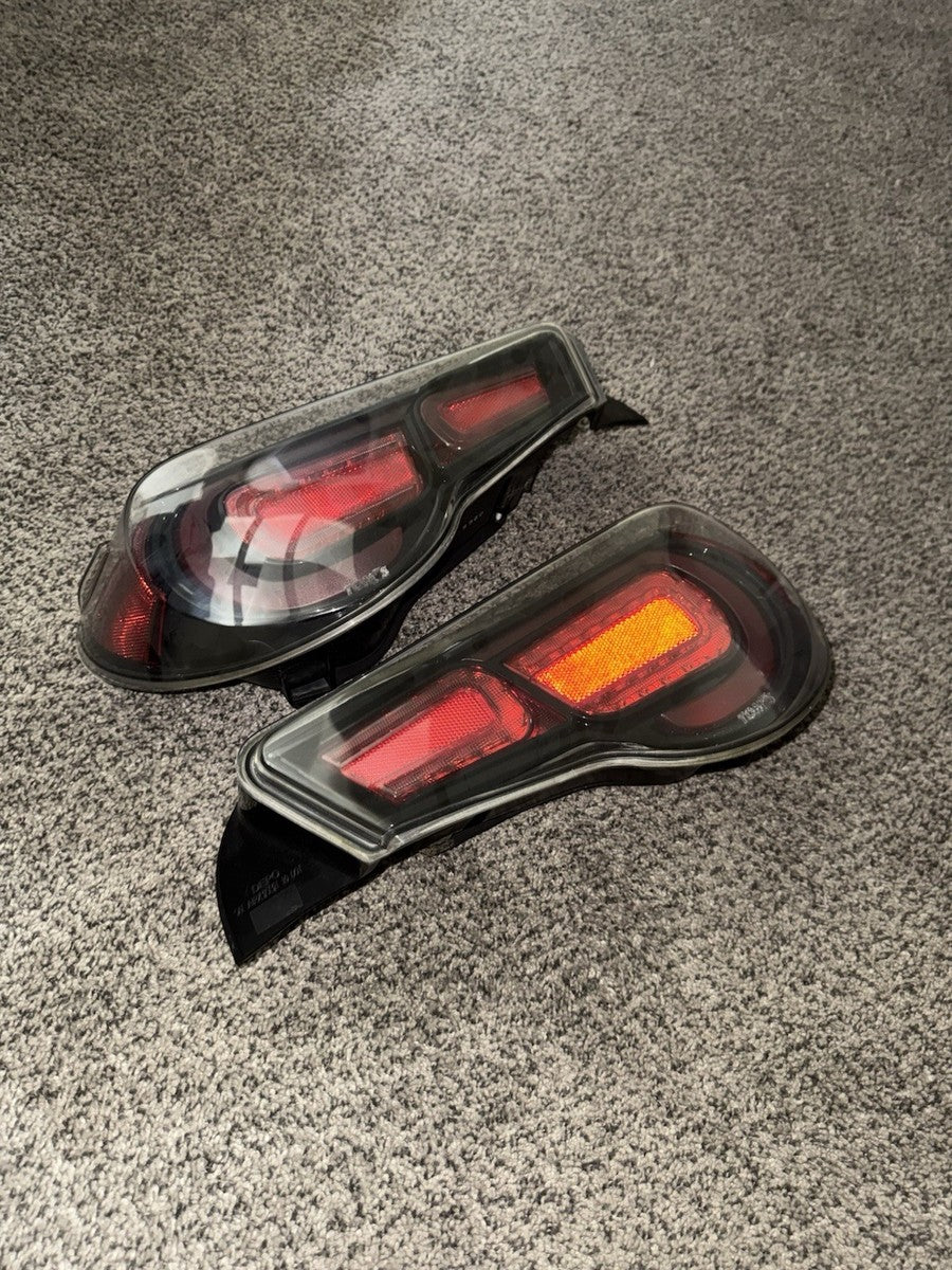TOMS LED Tail Light Set DOT Approved Scion FR-S 2013-2016 / Subaru BRZ 2013 / Toyota 86 2017