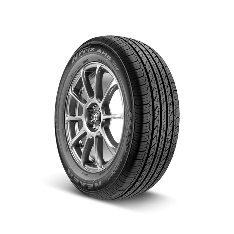 N'Priz AH8 Grand Touring All-Season Tire