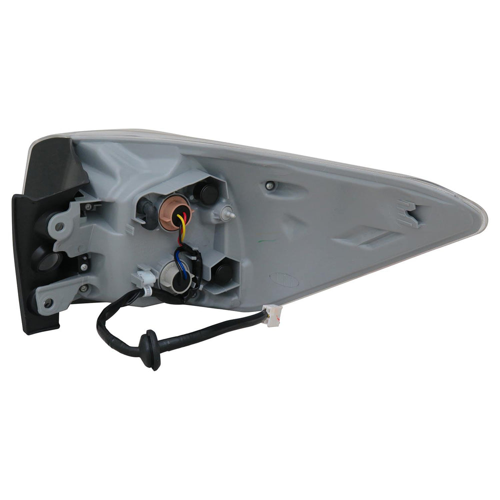 CAPA 1415 TY HLANDR QTR TAILLAMP ASSY LH