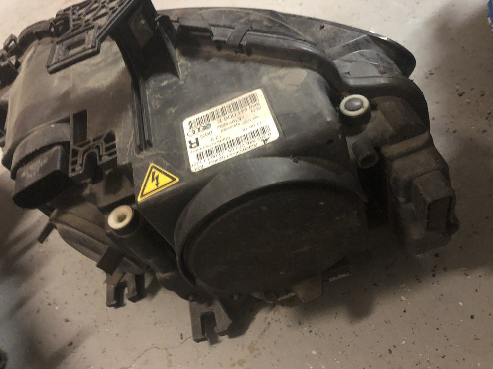 1316 AD A4 W/O CURVE LIGHT HID H.L RH