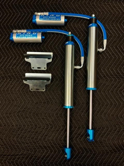 King Shocks 2005+ Toyota Tacoma (6 Lug) Rear 2.5 Dia Remote Reservoir Coilover w/Procomp 6in Lift