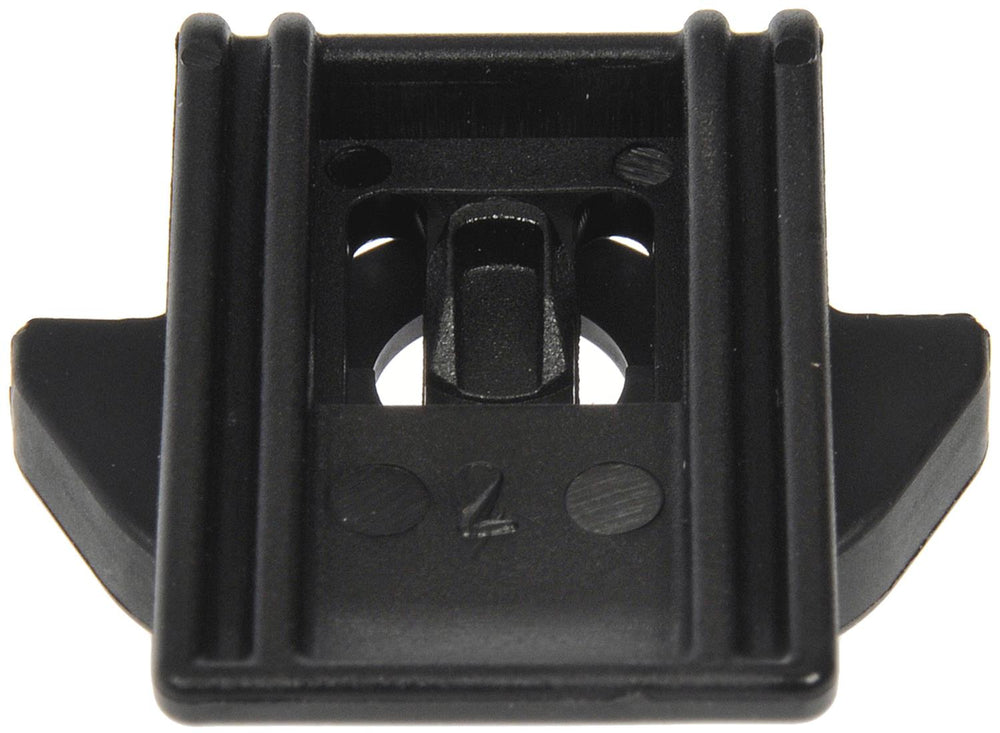 FENDER LINER RETAIN