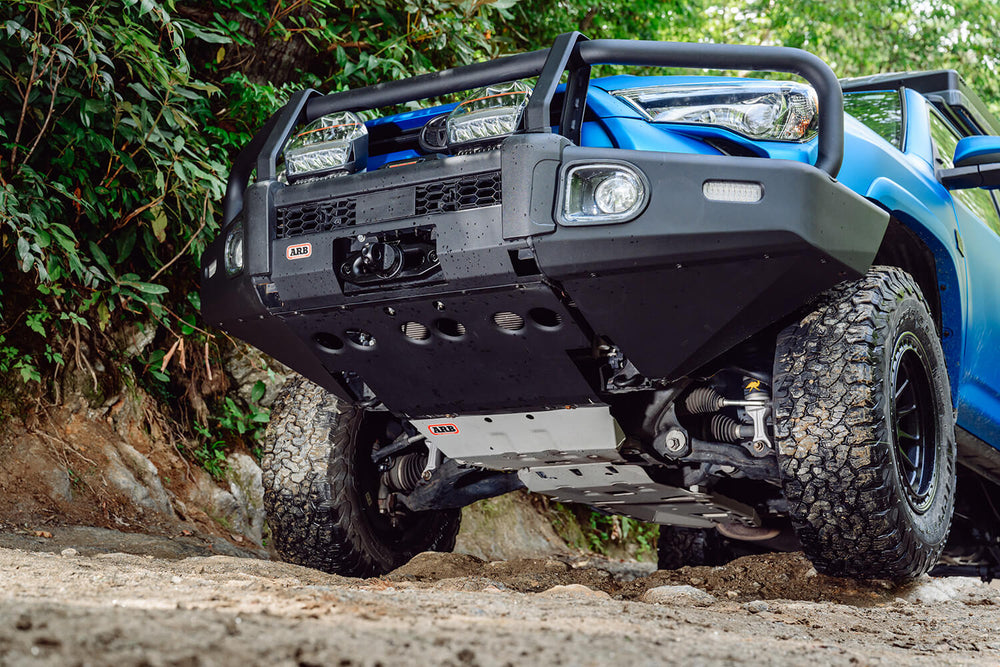 0002 LAND CRUISER PRADO 90 SERIES FOR MODELS WITH FENDER FLARES WINCH MOUNT BUMPER