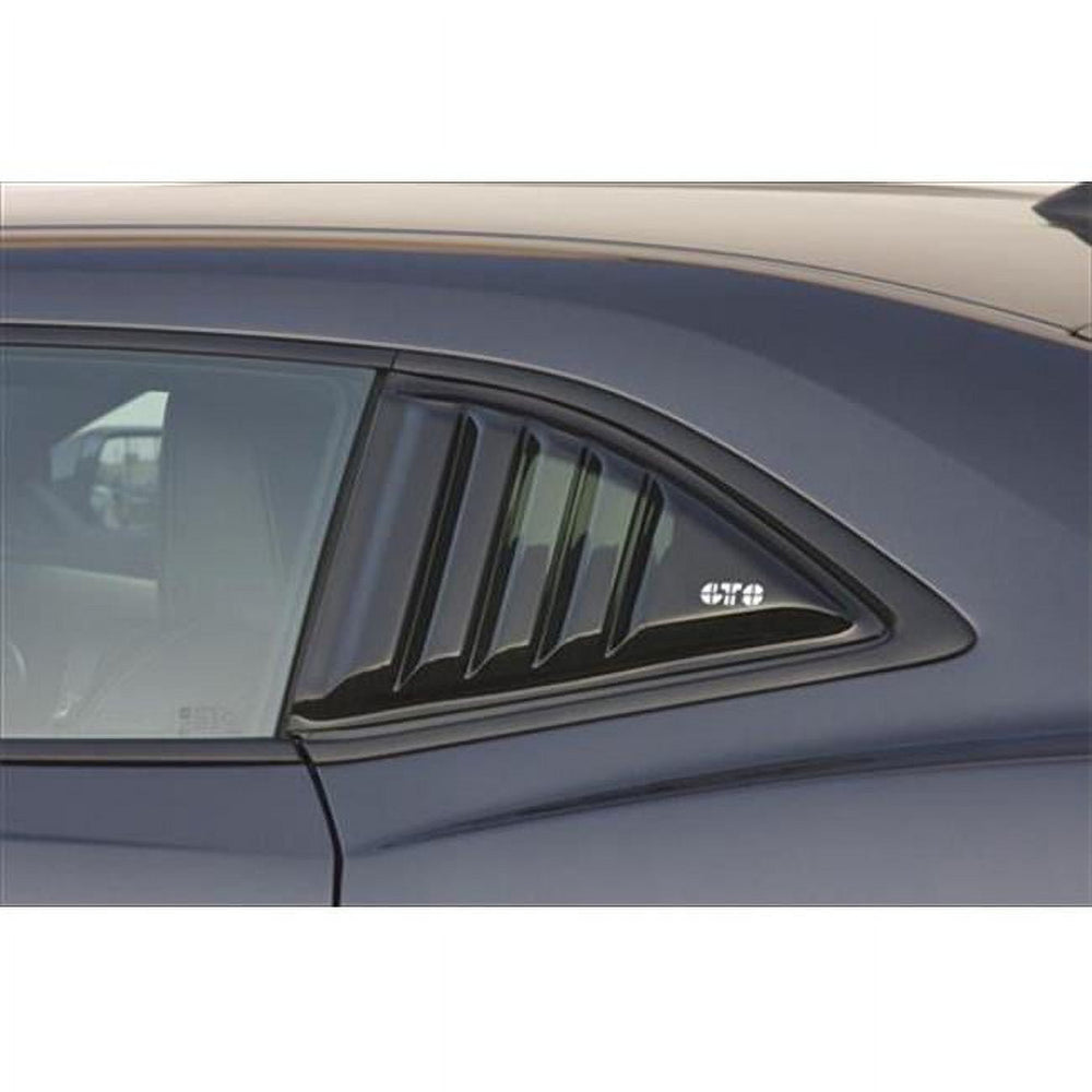 REAR QUARTER WINDOW