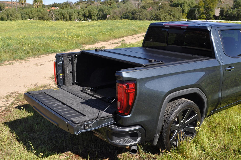 LEER 2015+ GM Colorado/Canyon HF650M 6Ft2In Tonneau Cover - Folding