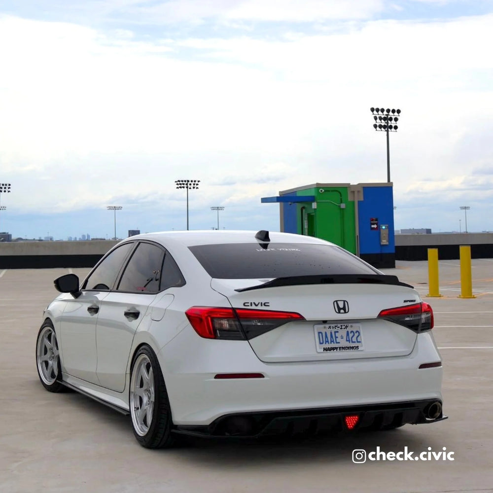 V3 Trunk Spoiler, Glossy Black