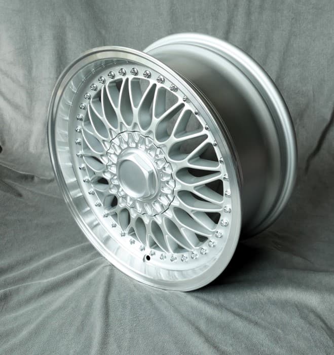 RC 90 Style 17x7.5 Wheel