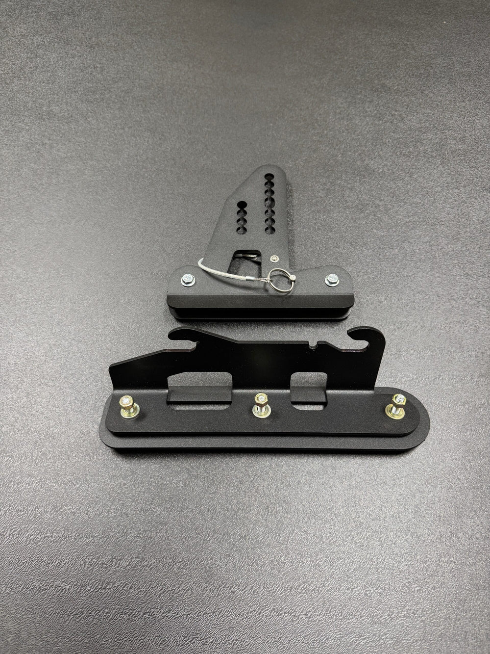 Quick-Disconnect Steel Brackets